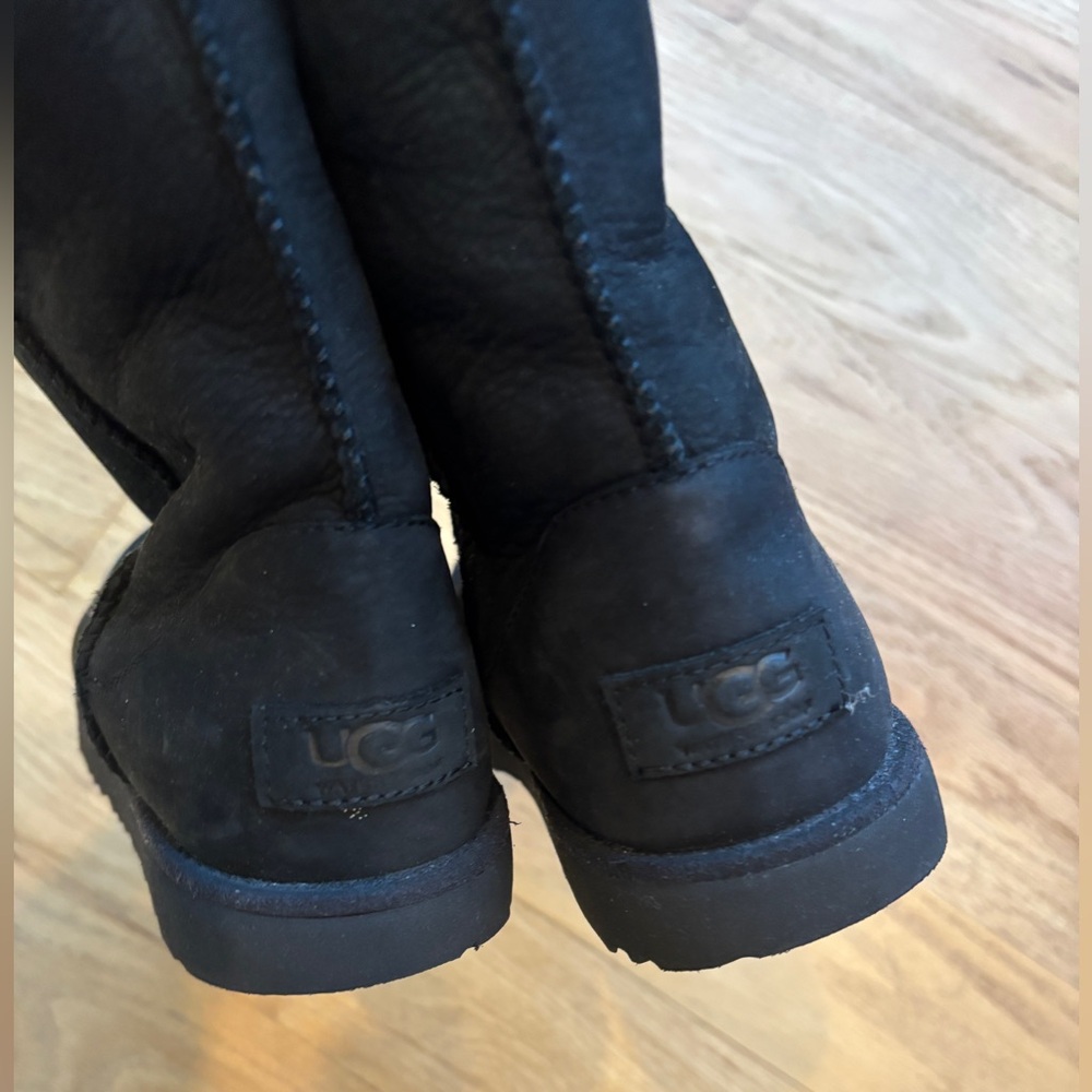 UGG Classic Black Footwear